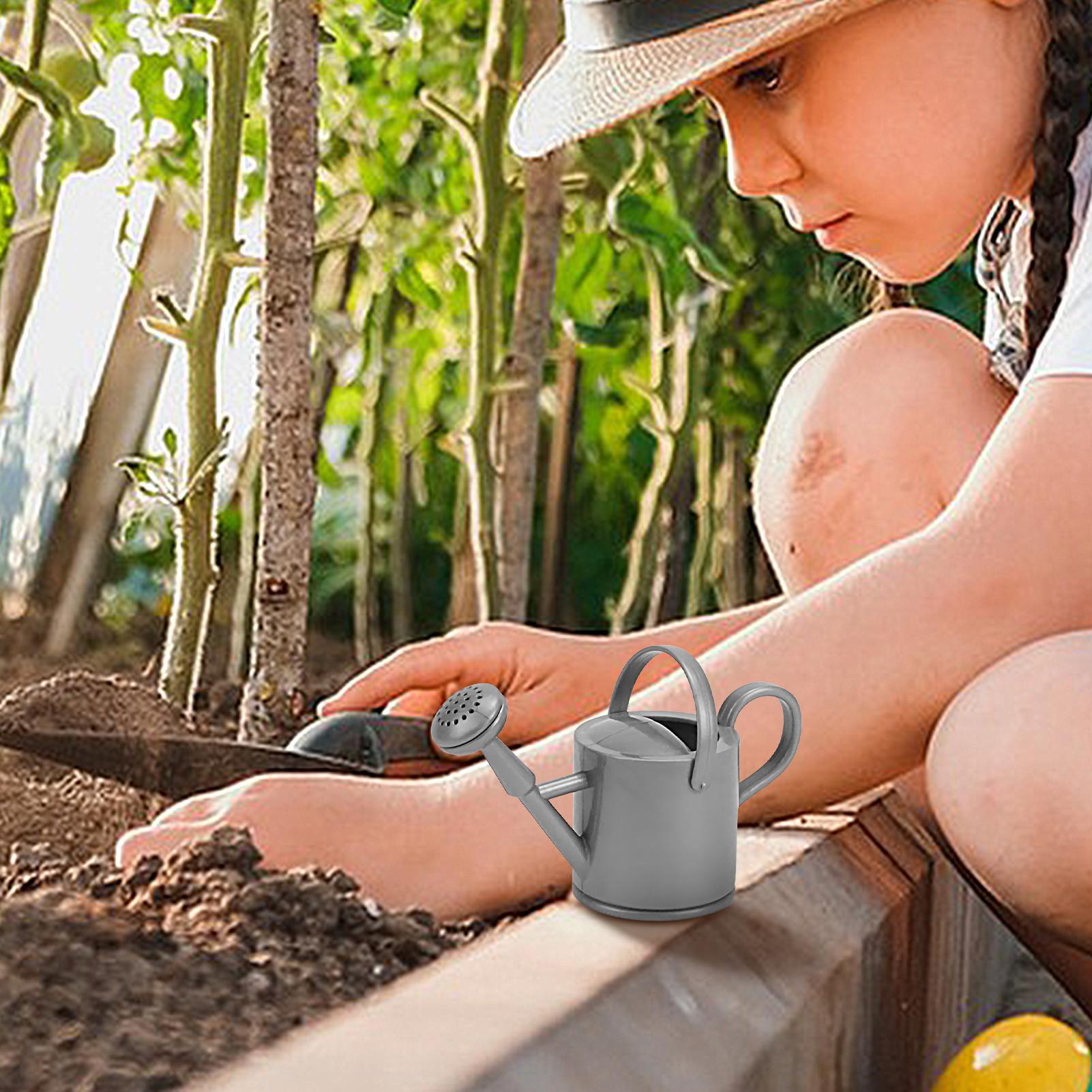 مجموعة أدوات صغيرة للأطفال: رش - مراجعة Watering Can وسعره